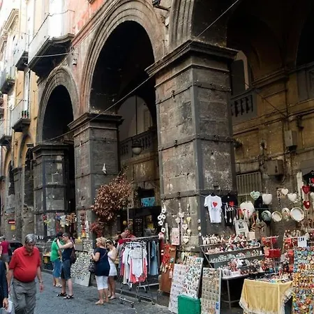 Spaccanapoli A Due Passi Da Via Tribunali Bed & Breakfast