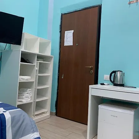 Spaccanapoli A Due Passi Da Via Tribunali Alojamento de Acomodação e Pequeno-almoço 2*