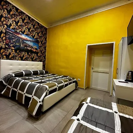 B&B Spaccanapoli A Due Passi Da Via Tribunali לינה וארוחת בוקר נאפולי