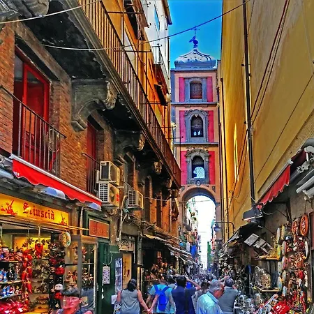 B&B Spaccanapoli A Due Passi Da Via Tribunali Отель типа 